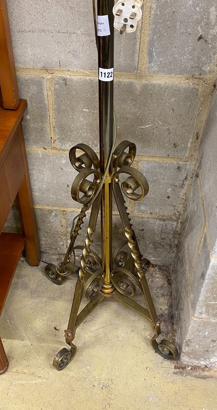 An Edwardian brass telescopic lamp standard